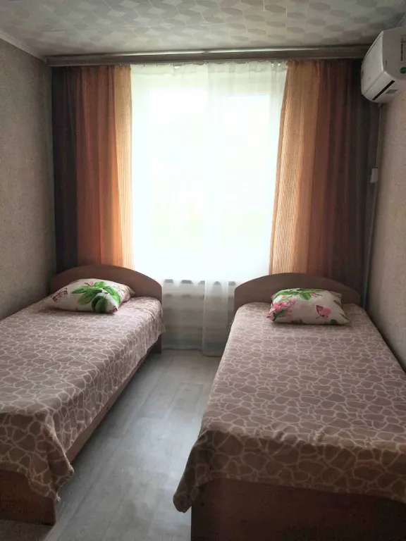 Коттеджи с бассейном