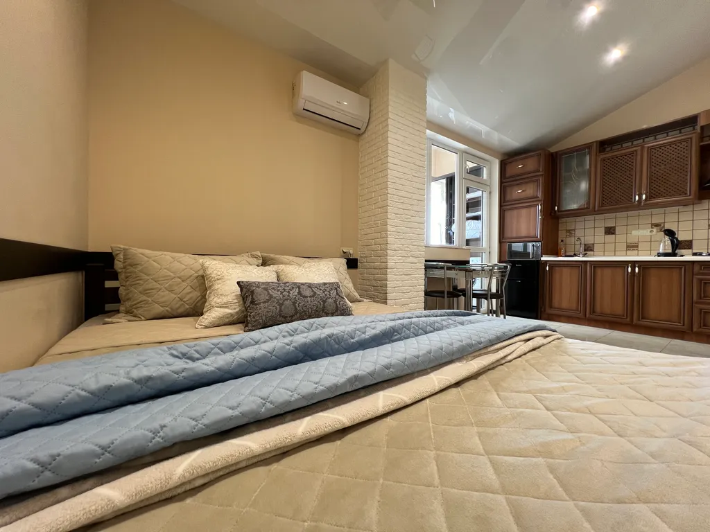 Студия пляж 5 мин рядом Парк Победы Херсонес не берем плату за уборку