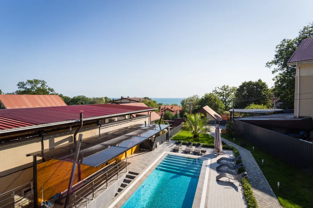 Дом у моря с бассейном