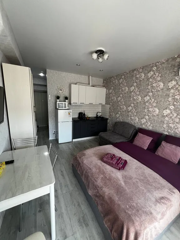 Студия с балконом, видом на море и на бассейн