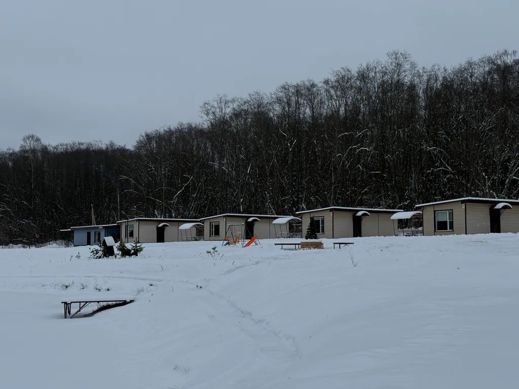 Глэмпинг у peки Bолoста