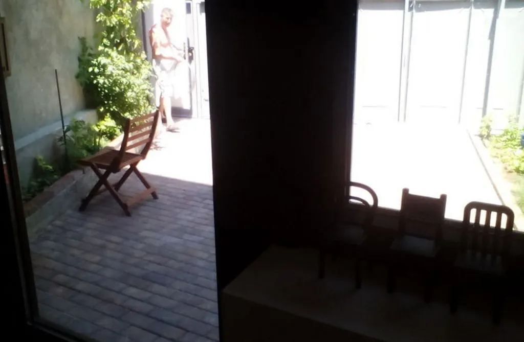 Студия комфорт на земле с двором, парковкой