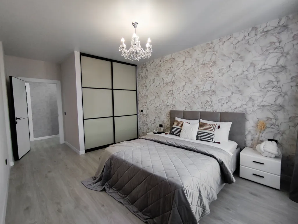 Большая двухкомнатная квартира в центре