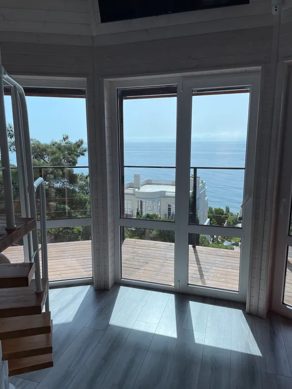 Купольный дом у моря