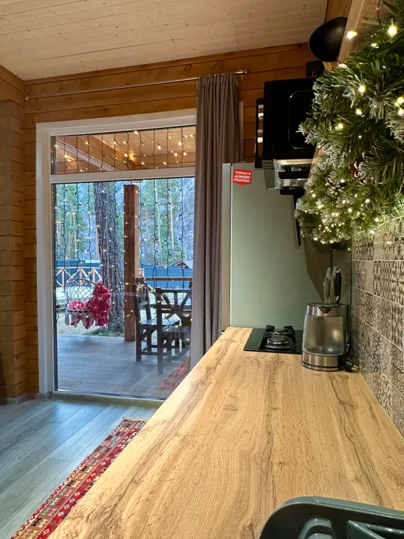 Новый круглогодичный коттедж из бруса на берегу Катуни