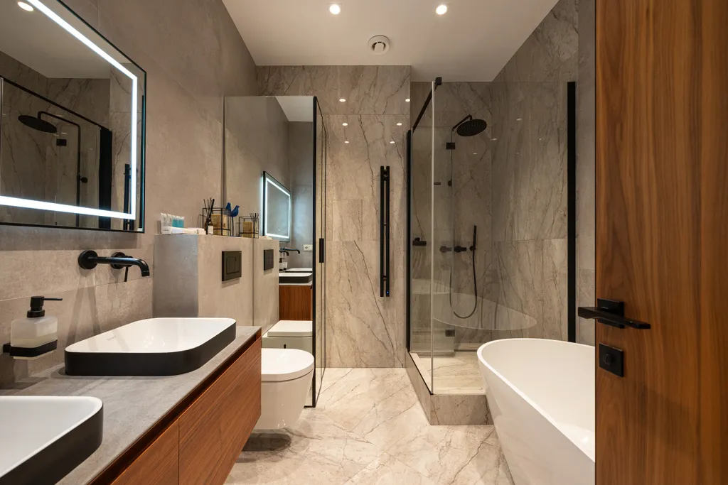 Дизайнерская квартира с террасой, бассейном и видом на море