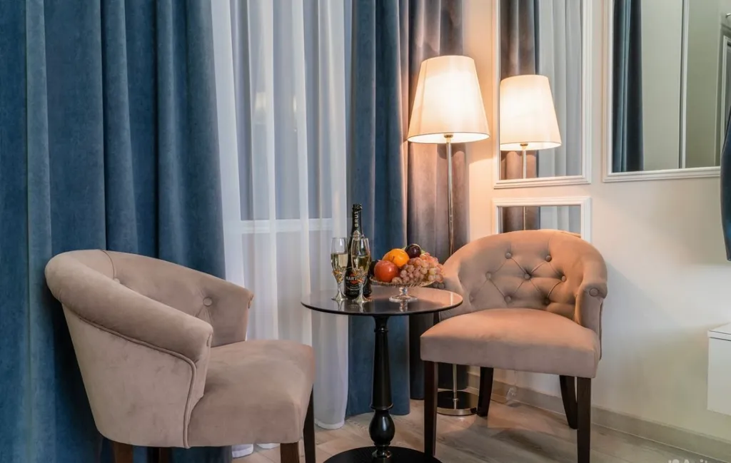 Панорамный люкс с джакузи и камином