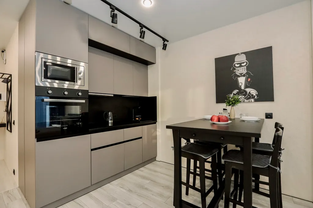 Студия c дизaйнерским интерьеpом