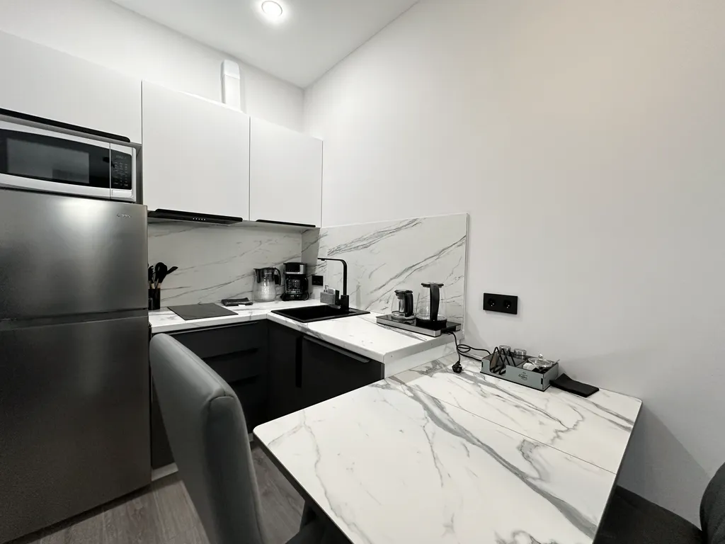 Дизайнерская студия Ls-steel love с видом на море с 13 этажа