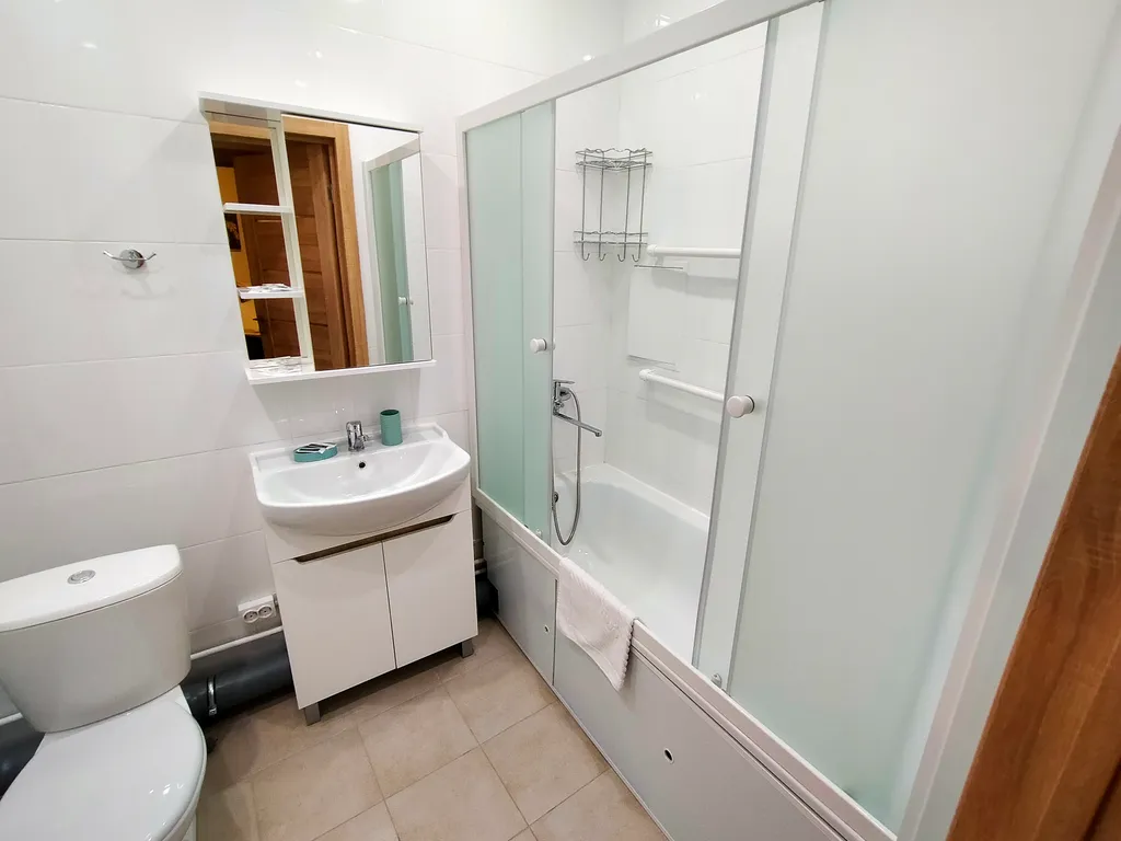 Квартира с панорамным балконом.
Хрустальный 19 этаж "День и Ночь"