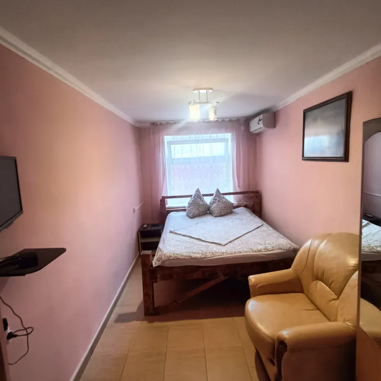 Двухместный номер эконом класса с кроватью размера king-size