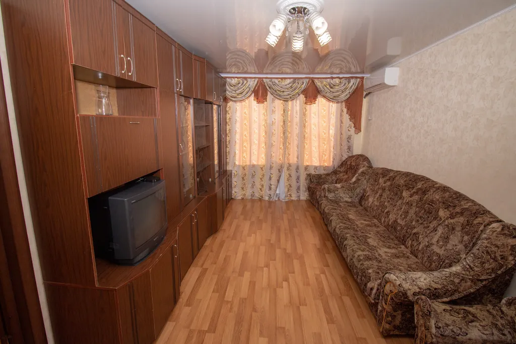 Просторная трёшка на Победе в центре