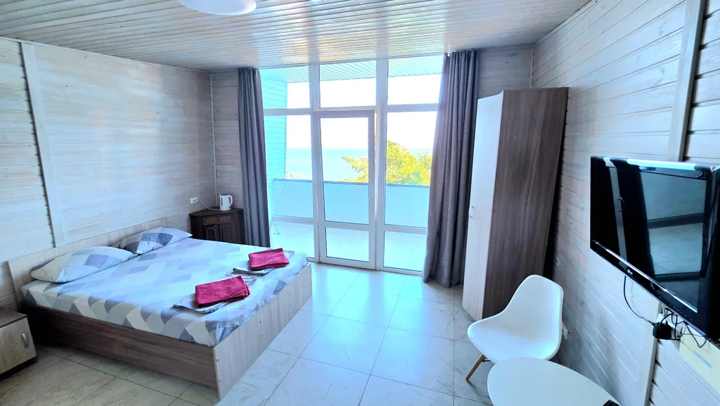 Квартира Студия с балконом и видом на море — аренда посуточно в Ливадия