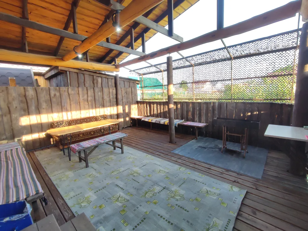 Бревенчатый 2-комнатный эко дом с большой верандой