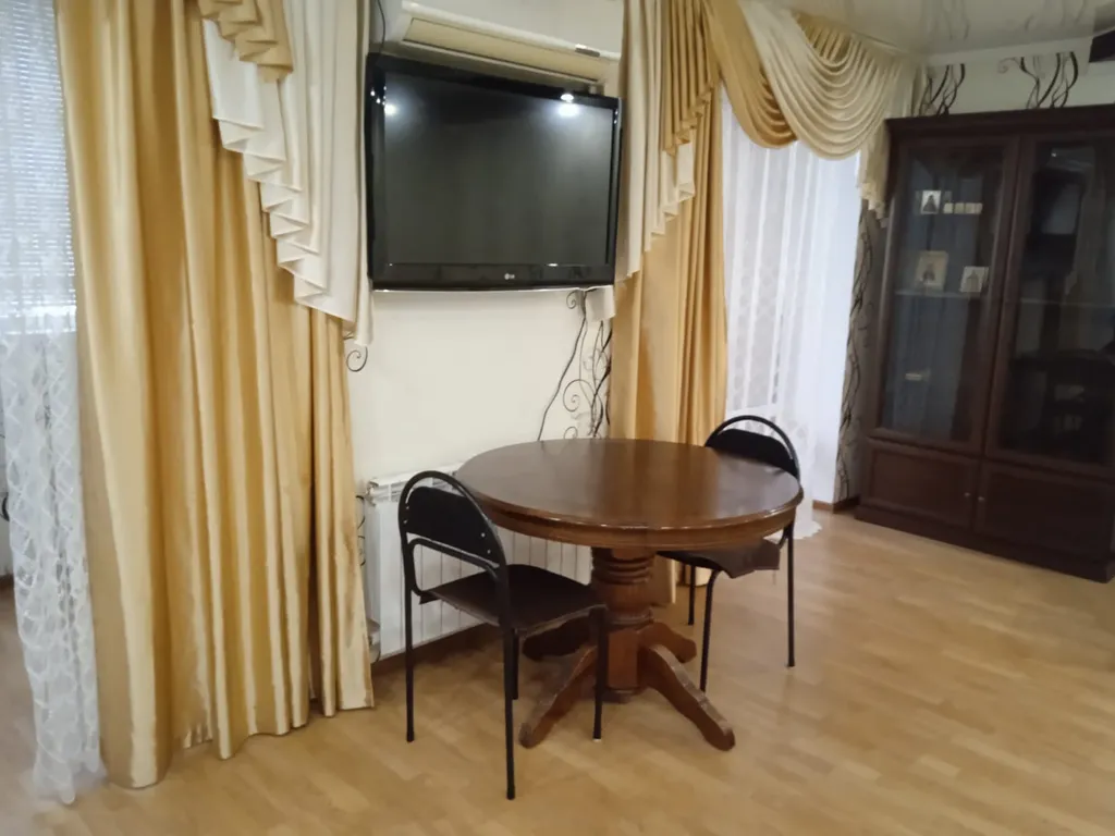 Уютная, чистая квартира и удобное местоположение у Ростикса