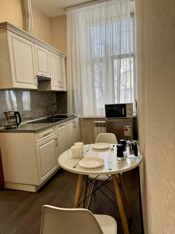 Двухкомнатная квартира в историческом центре на набережной Волги