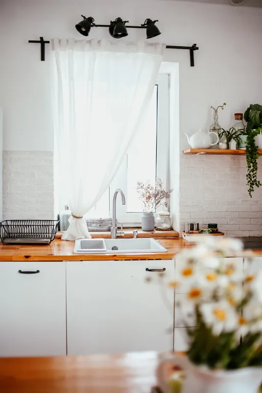 Уютный дом в лесу