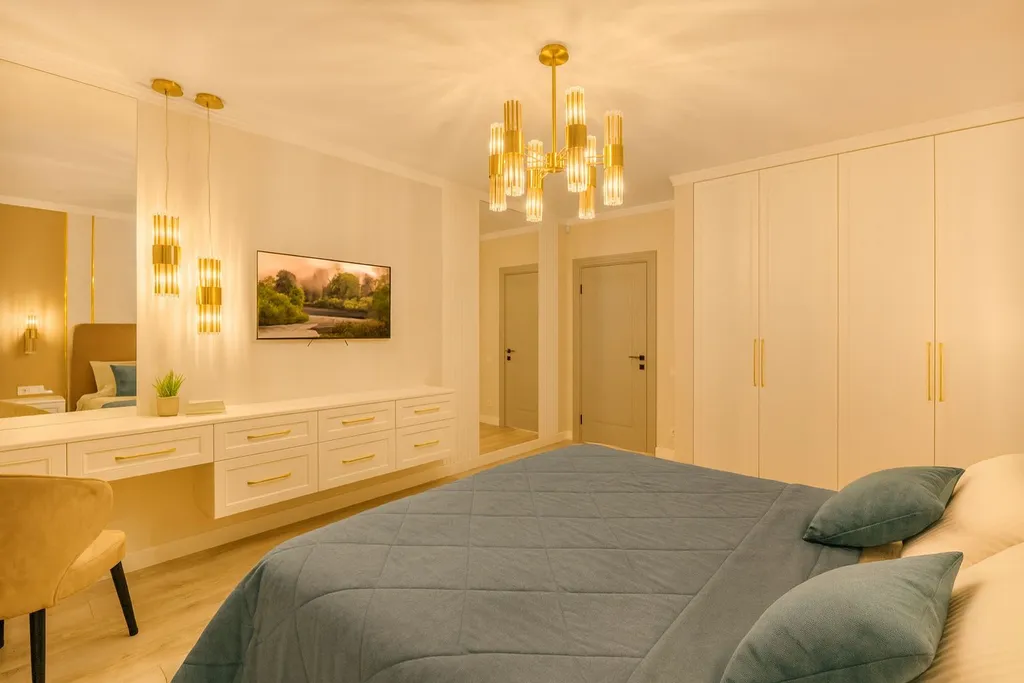 Квартира в элитном ЖК с плетеной мебелью на балконе от Juls Apart