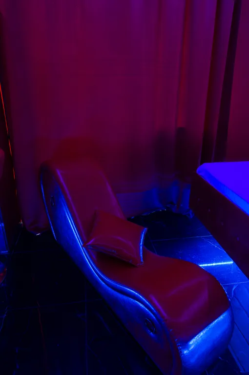 Poмaнтичeский апартамент с темaтичеcким интеpьеpом