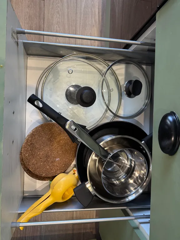 Рады видеть вас в нашей уютной , светлой квартире в Изумрудных Холмах