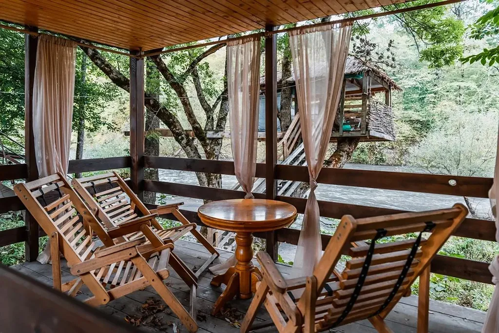 Коттедж в горном районе и на берегу реки