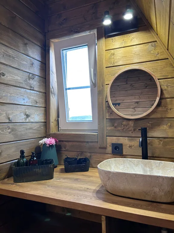 А-фрейм для тихого семейного отдыха с видом на озеро