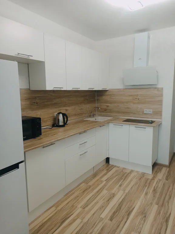 Уютная квартира с новым ремонтом рядом с СК Лада Арена