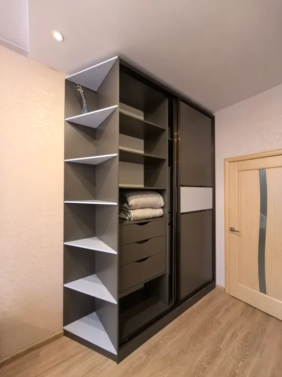 Евродвушка на набережной с видом на Собор для четверых