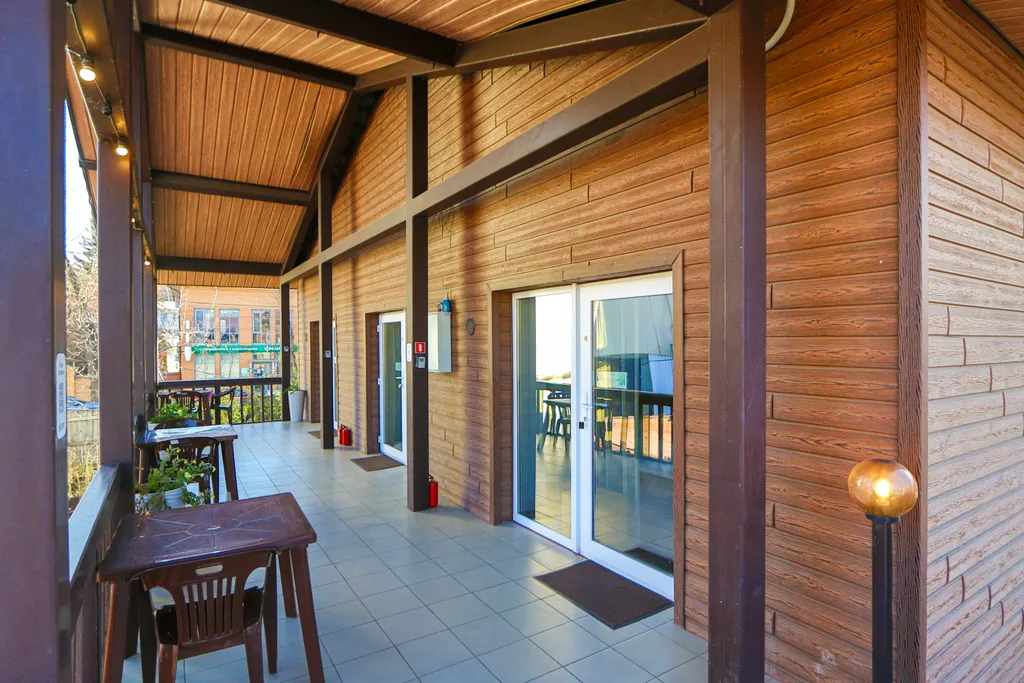 Четырёхместный стандарт с  широкими кроватями на двух уровнях