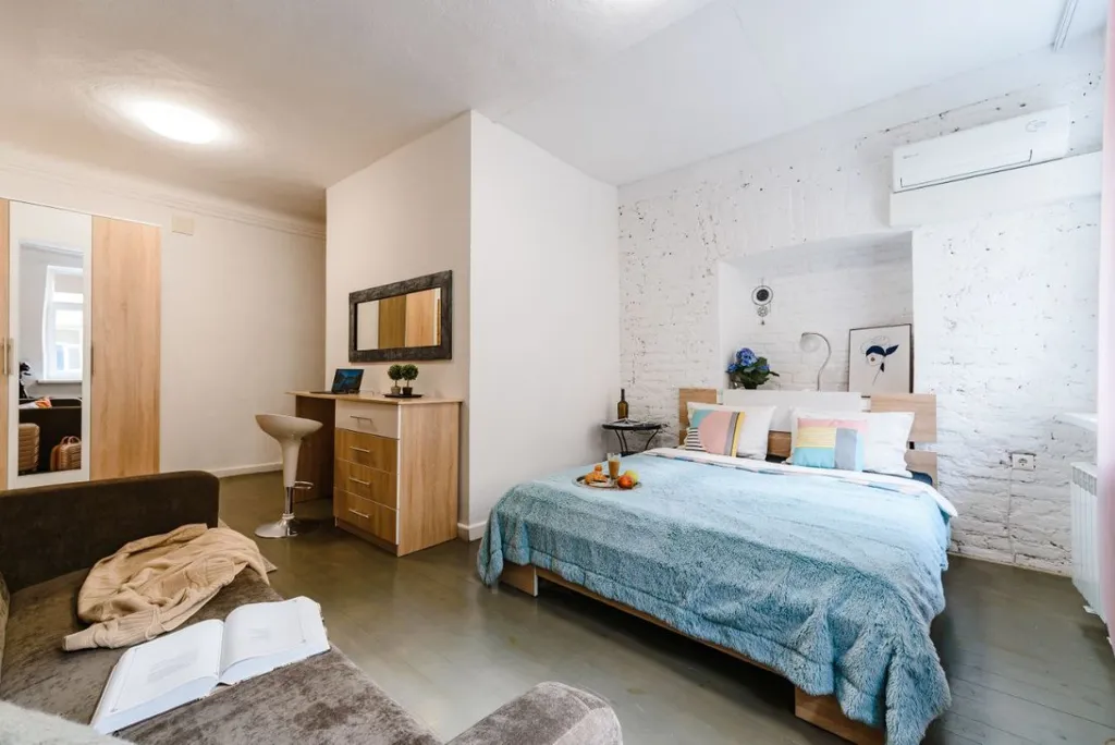 Квартира Трехкомнатные апартаменты 100 м² у Дворцовой площади. Для 8 гостей. — Санкт-Петербург