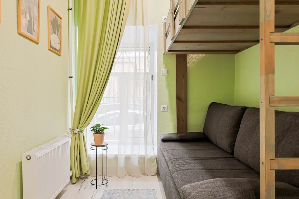 Уютная студия с парковкой в центре