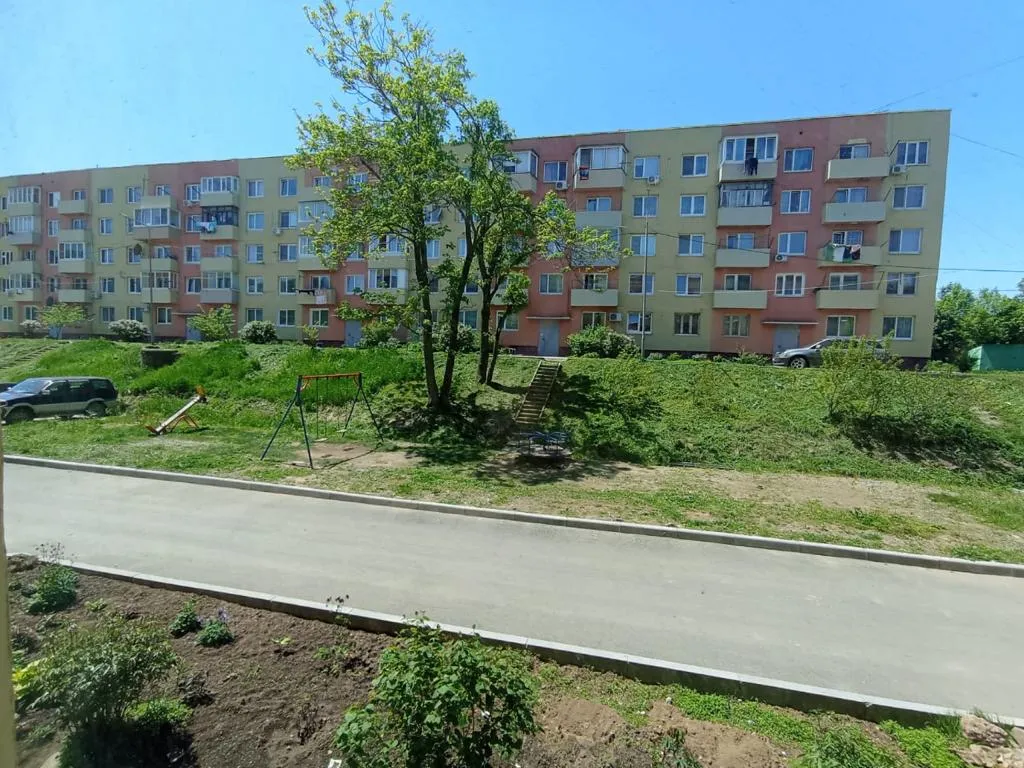 Уютная квартира на острове Русском с детской площадкой во дворе