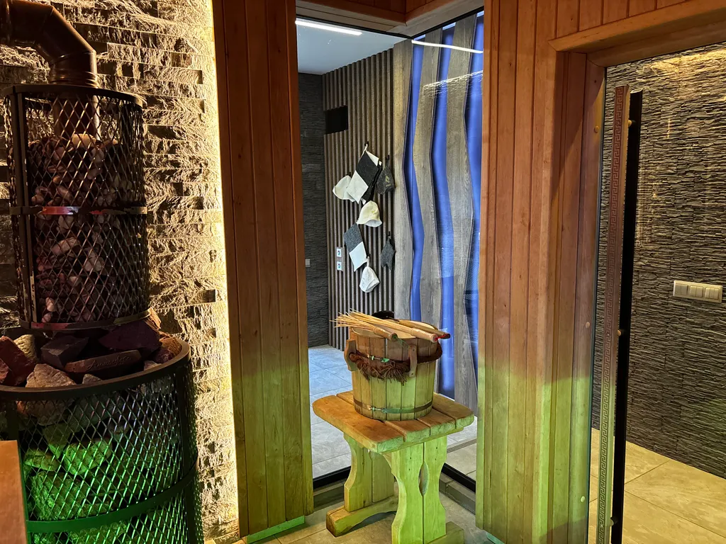 Дом для отдыха с теплым бассейном и сауной