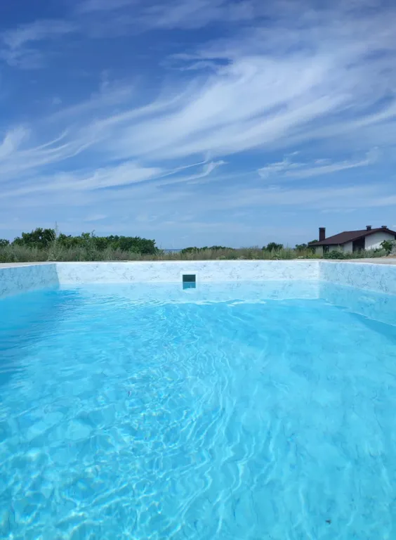 Коттедж с большой придомовой территорией, сауна, бассейн, мангал