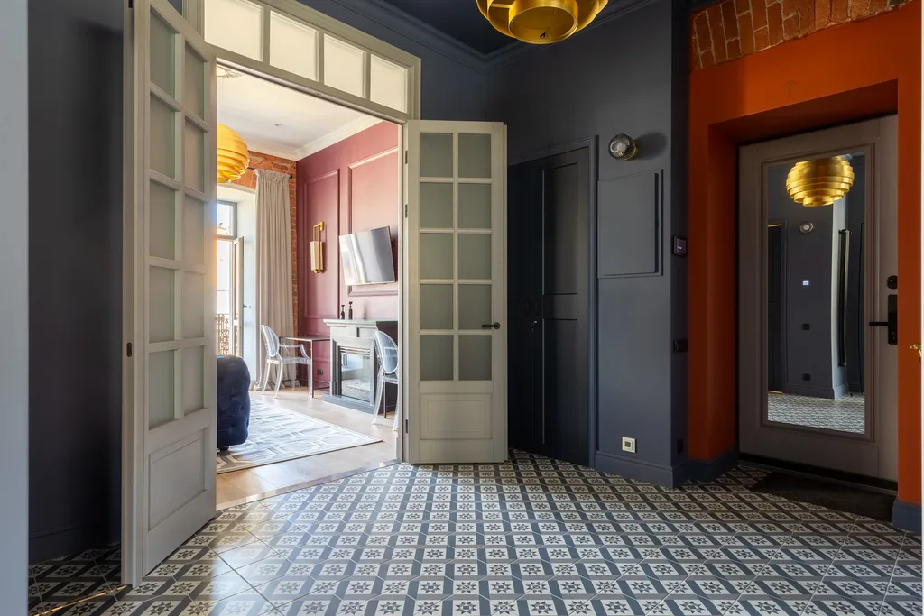 Видовая квартира с балконом на Пяти углах