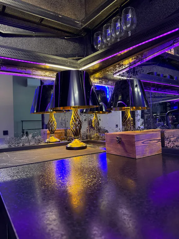 Квартира студия с джакузи и множеством подсветок