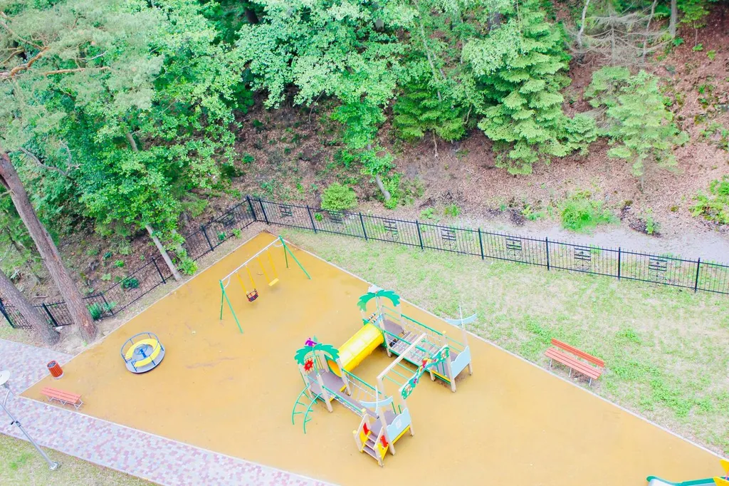 Уютная студия с видом на лес