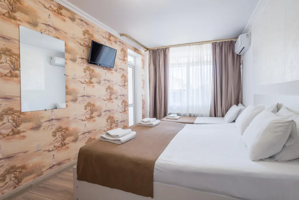 Трехместный номер с видом на горы