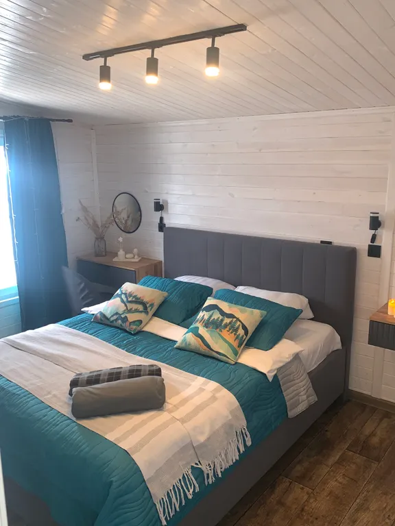 Семейная дача с сауной и камином