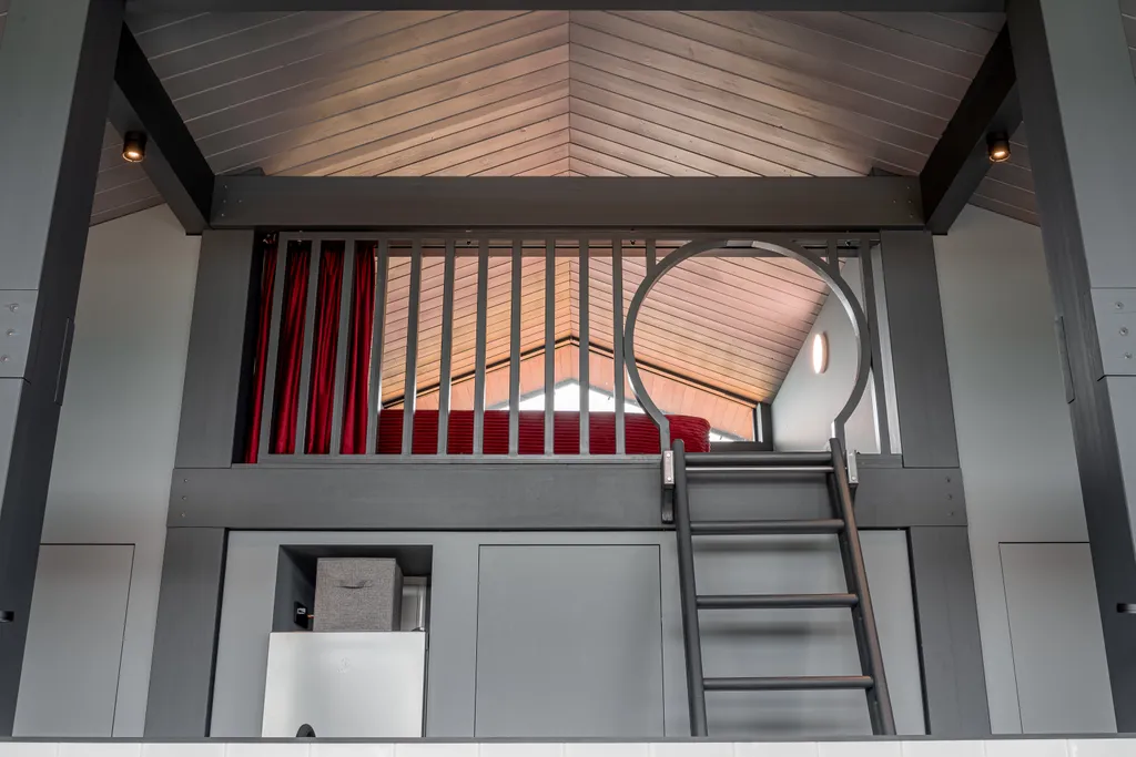 Рубиновый дом в Загородном клубе у Плещеева озера