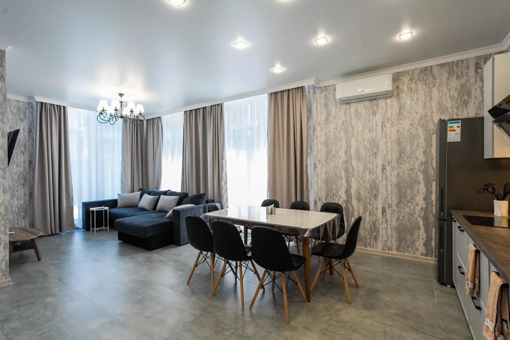 Большой коттедж