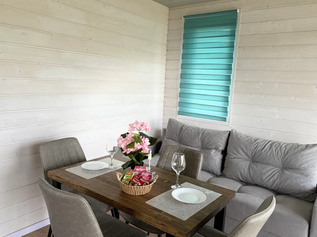 Коттедж Домик Бонапарт на базе отдыха Монтенегро — Волковицы