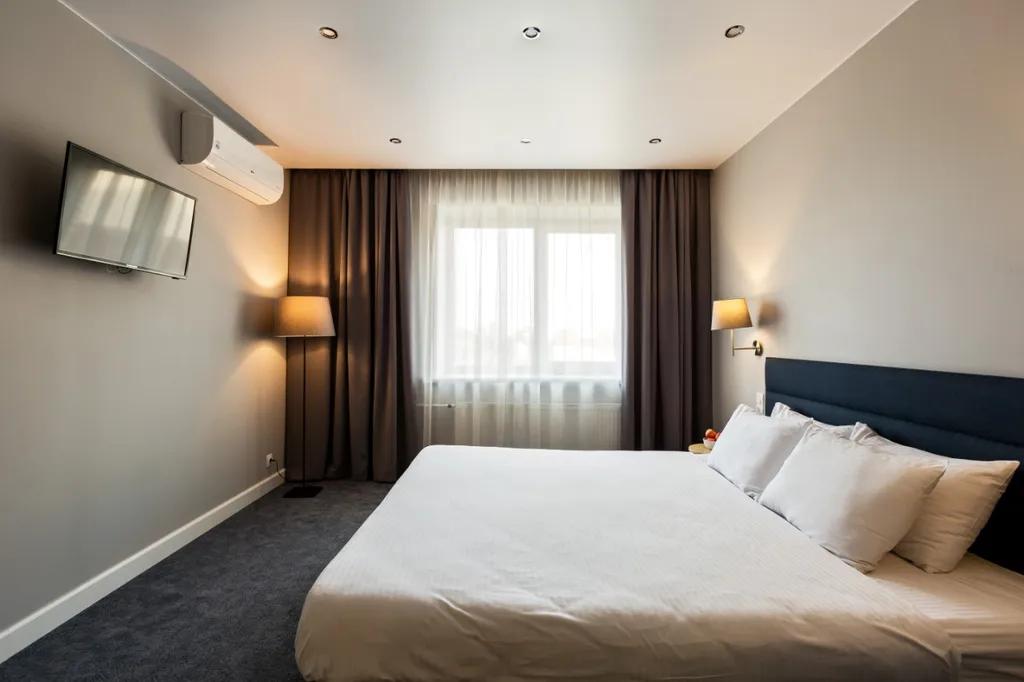 Laspace apart очень большая кровать + диван кровать 3 местный