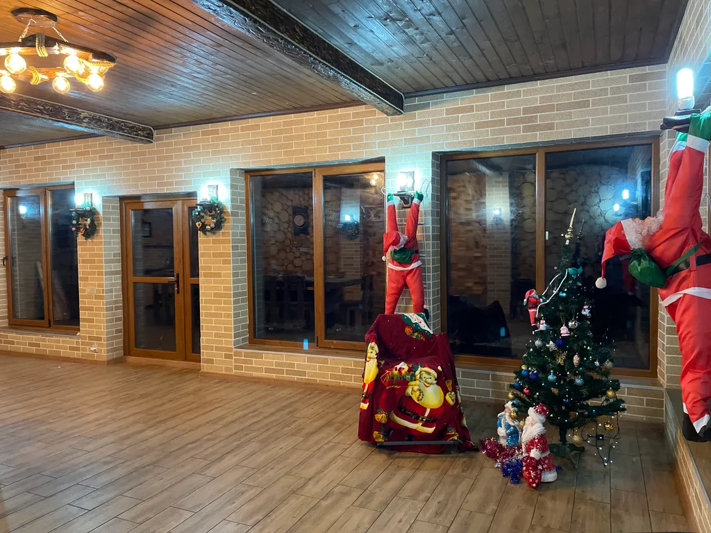 Уютный дом с большой и теплой террасой