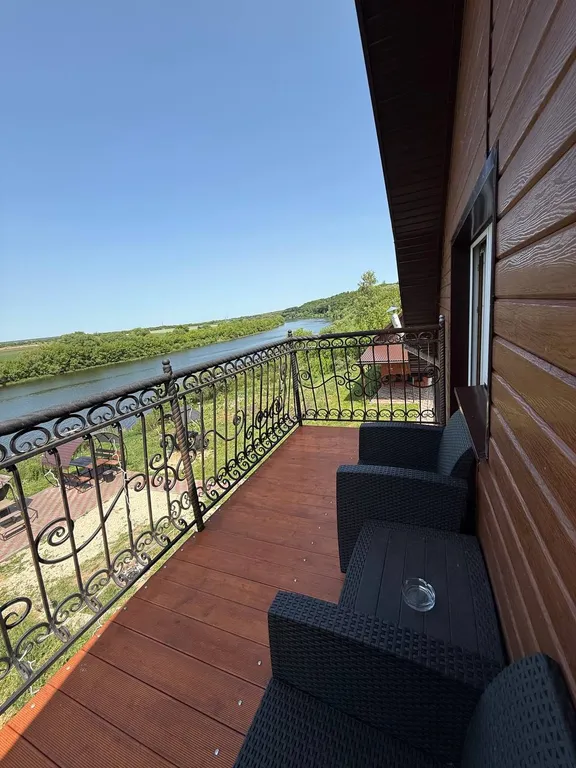 Уютный комплекс отдыха на берегу реки