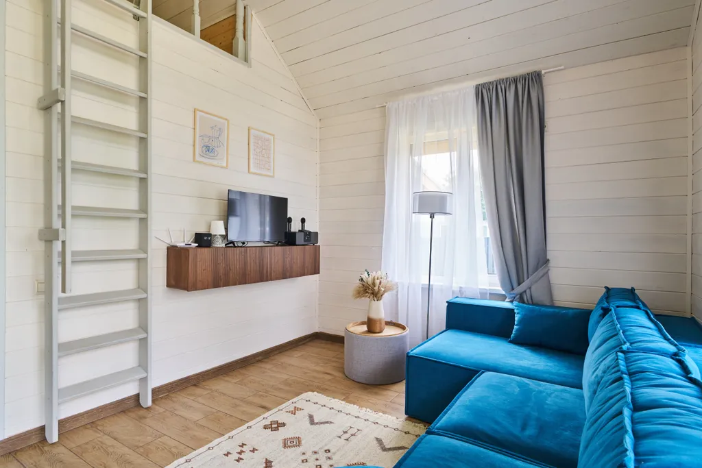 Коттедж в окружении леса с джакузи и сауной