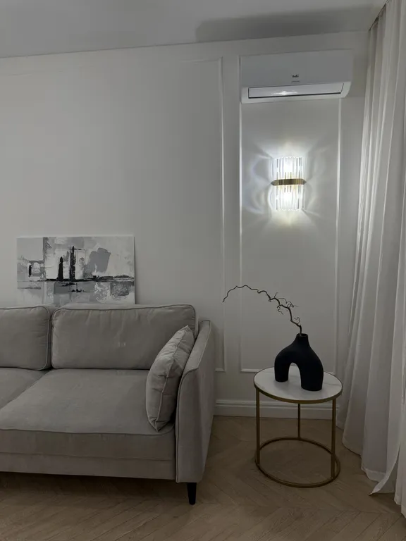 Современный апартамент в тихом районе