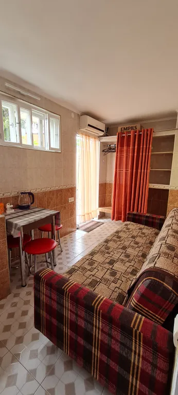 Жилье возле набережной Горького в парковой зоне