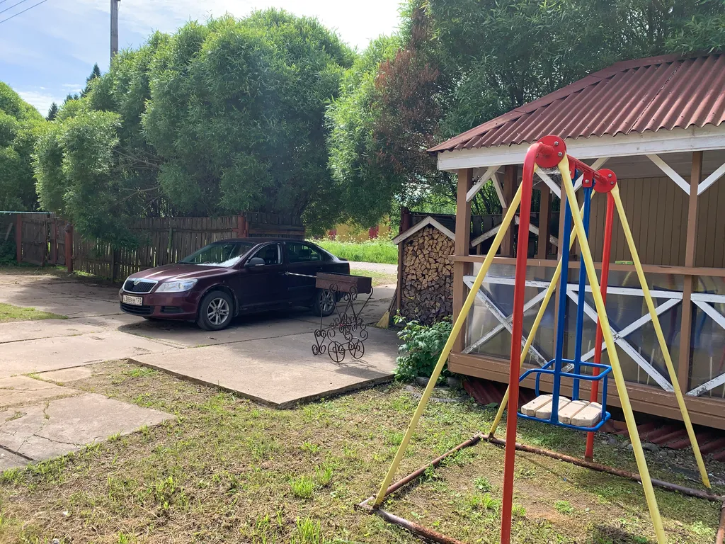 Коттедж Уютная и комфортная ХижInna с русской банькой в лесу у реки — Волхов