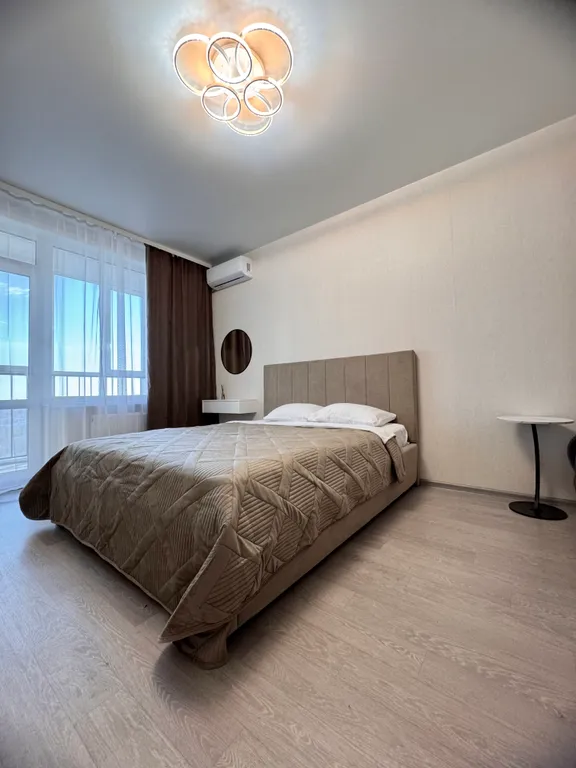 Просторная , уютная, с шикарным видом на Китай и ночной город